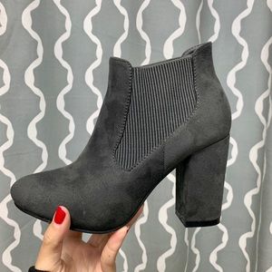 Grey bootie